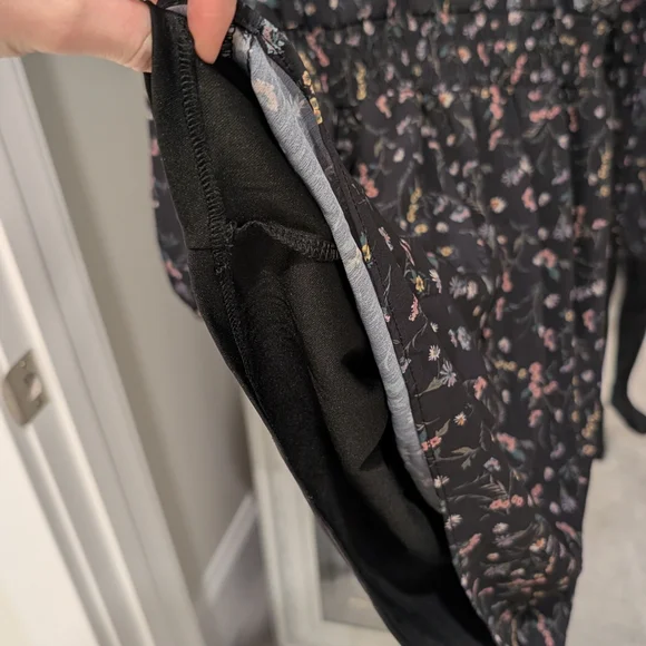 NWT Aqua Girls Black Floral Dress - Picture 5 of 5